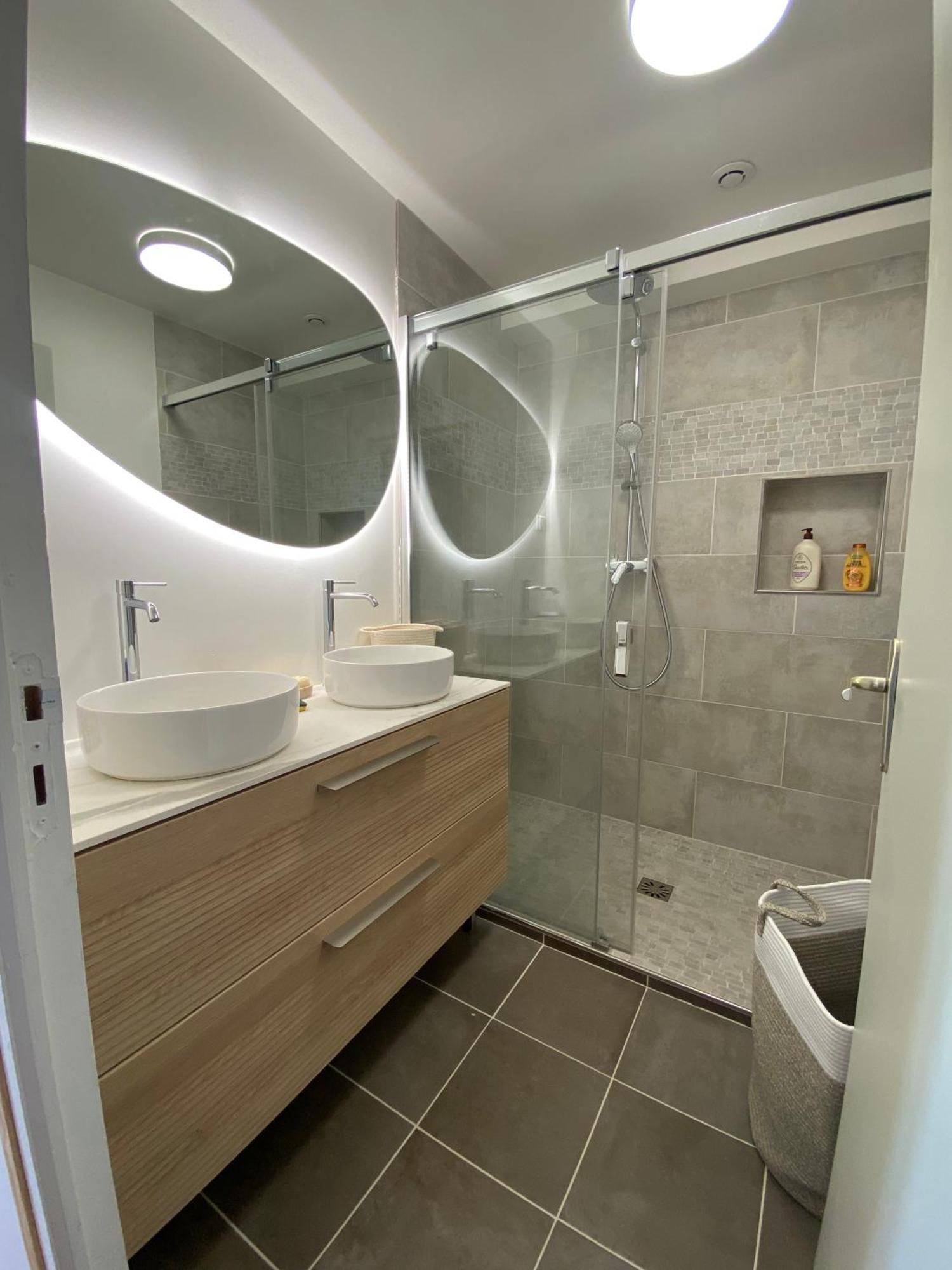 Etablissement 3 Etoiles Avec Ascenseur, 3 Appartements Lumineux Vue Port Avec Balcon, 200M De La Mer, Wifi Fibre, Tous Service Inclus Dieppe Zewnętrze zdjęcie