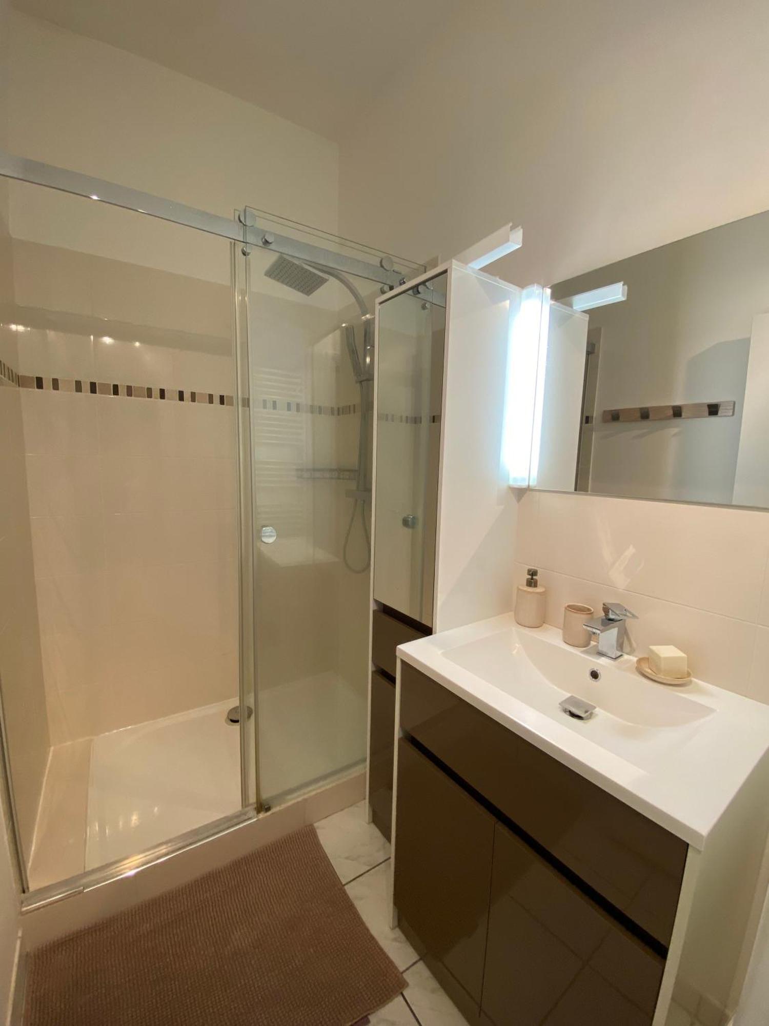 Etablissement 3 Etoiles Avec Ascenseur, 3 Appartements Lumineux Vue Port Avec Balcon, 200M De La Mer, Wifi Fibre, Tous Service Inclus Dieppe Zewnętrze zdjęcie