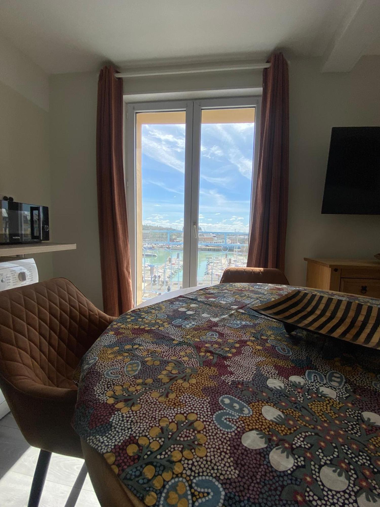 Etablissement 3 Etoiles Avec Ascenseur, 3 Appartements Lumineux Vue Port Avec Balcon, 200M De La Mer, Wifi Fibre, Tous Service Inclus Dieppe Zewnętrze zdjęcie