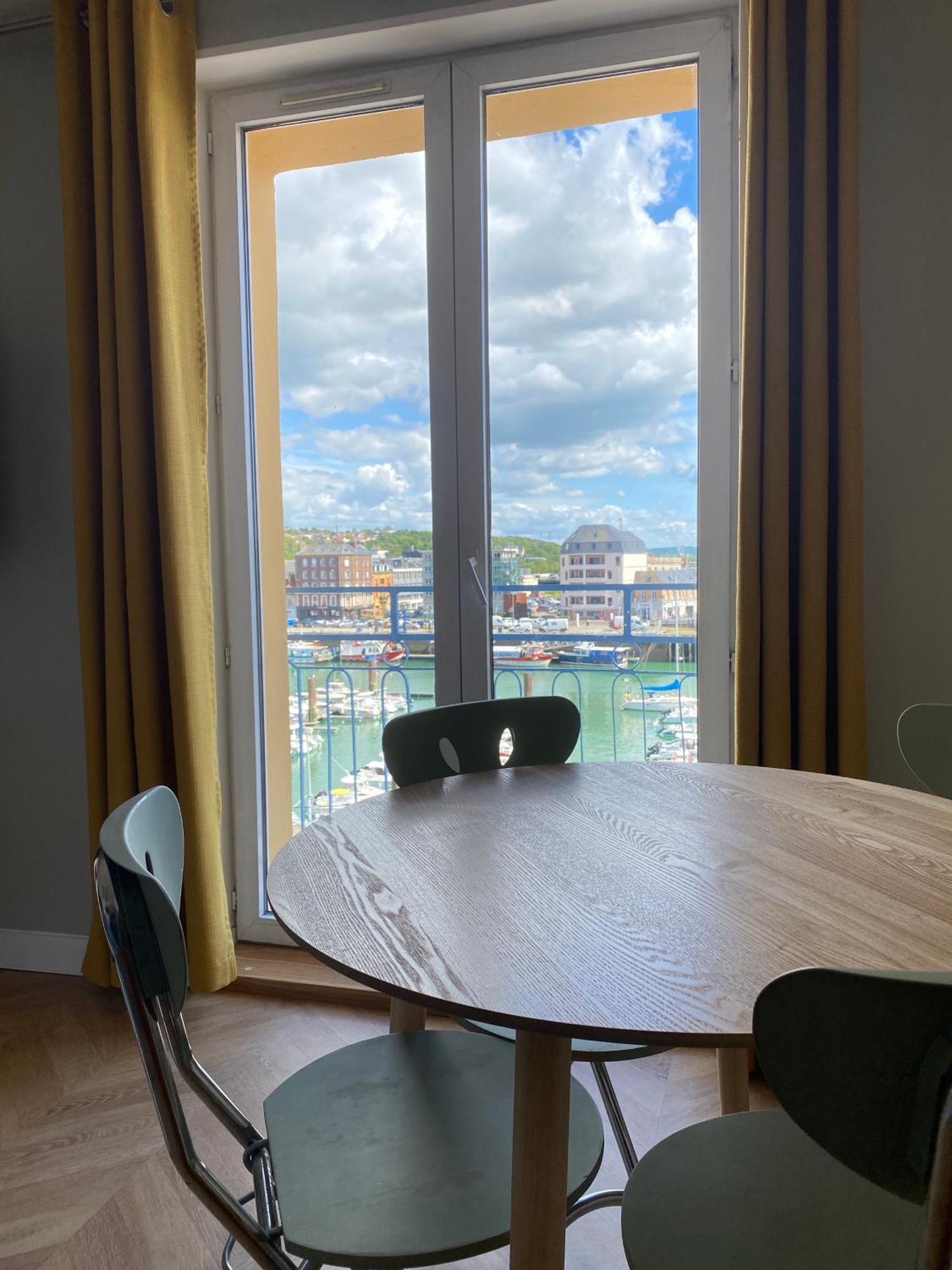 Etablissement 3 Etoiles Avec Ascenseur, 3 Appartements Lumineux Vue Port Avec Balcon, 200M De La Mer, Wifi Fibre, Tous Service Inclus Dieppe Zewnętrze zdjęcie