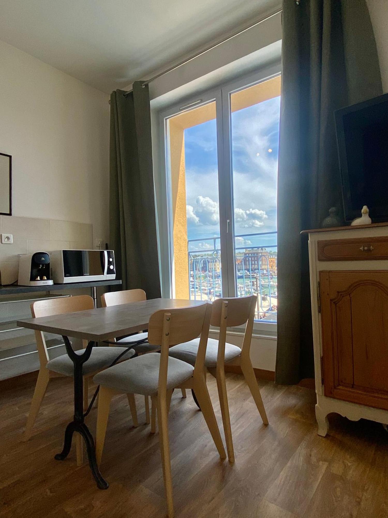 Etablissement 3 Etoiles Avec Ascenseur, 3 Appartements Lumineux Vue Port Avec Balcon, 200M De La Mer, Wifi Fibre, Tous Service Inclus Dieppe Zewnętrze zdjęcie